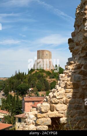 La rovina del castello medievale di Rocca di Tentennano / Tentennano Rocca di Castiglione d'Orcia, Val d'Orcia Toscana Italia Europa Foto Stock