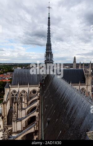 Dal campanile della cattedrale di Notre Dame d'Amiens, Piccardia, Francia. Foto Stock