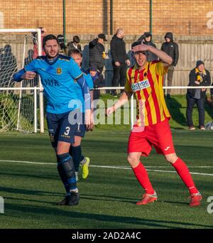 Glasgow, Scotland, Regno Unito. 30 Novembre 2019: La Scottish Juniors 4. round cup tie tra Rossvale Juniors F.C e Auchinleck Talbot FC. Foto Stock