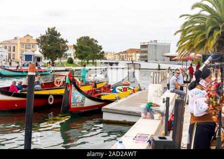 Aveiro, Portogallo. La Venezia del Portogallo. Acclamato come il portoghese equivalente a Venezia, marittimo Aveiro è appollaiata sulle sponde di una laguna costiera Foto Stock