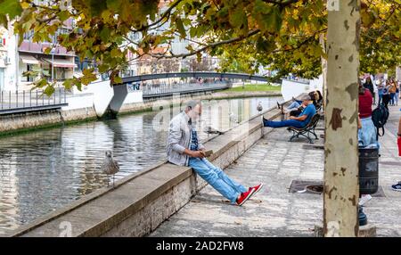 Aveiro, Portogallo. La Venezia del Portogallo. Acclamato come il portoghese equivalente a Venezia, marittimo Aveiro è appollaiata sulle sponde di una laguna costiera Foto Stock