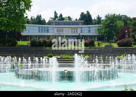 Belgrado, Serbia -18 Giu 2019- Vista del Museo della Iugoslavia (Muzej Jugoslavije), un pubblico museo storico complesso comprendente il 25 maggio Museum, Hous Foto Stock