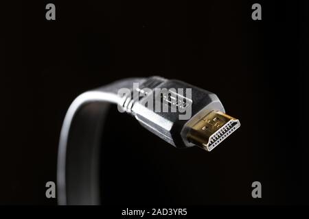 Cavo Usb su sfondo nero Foto Stock