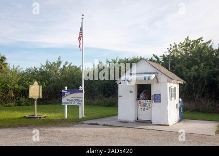 L ufficio postale Ochopee, Florida, considerato il più piccolo ufficio postale negli Stati Uniti. Foto Stock