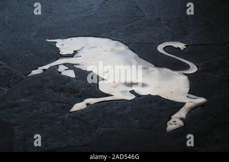 Torino, Stier am Piazza San Carlo beim Caffe Torino Foto Stock