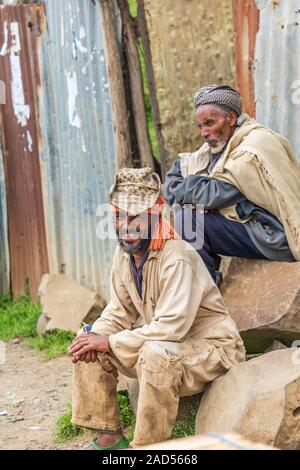 Etiopia. Amhara. Sbarcare. Settembre 21, 2019. Due uomini al mercato di sbarcare. Foto Stock