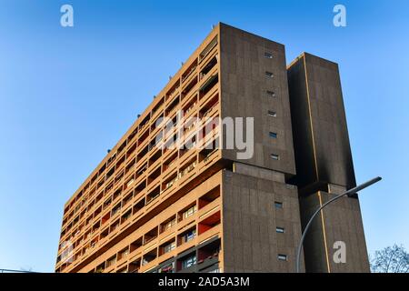 Plattenbau, Ordensmeisterstraße, Tempelhofer Damm, Tempelhof, Tempelhof-Schöneberg, Berlino, Deutschland Foto Stock