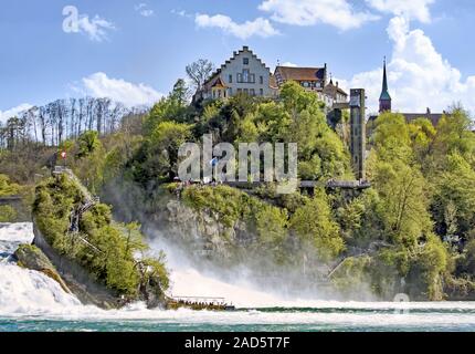 Castello Laufen alle Cascate del Reno, vicino Schaffhausen, Svizzera Foto Stock