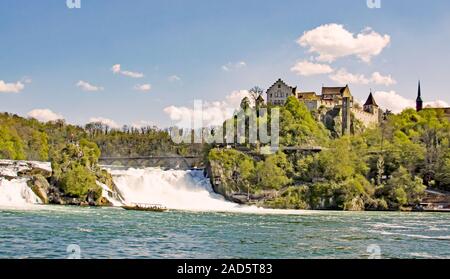 Castello Laufen alle Cascate del Reno, vicino Schaffhausen, Svizzera Foto Stock