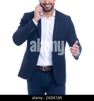 Fiducioso imprenditore professionista spiegare il concetto, chiamando dal telefono, isolato su bianco Foto Stock