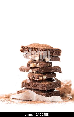 Il cioccolato al latte, porosa, con dadi Foto Stock