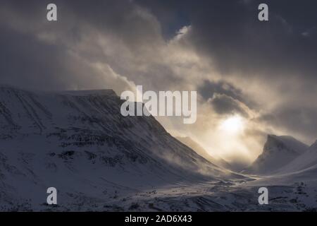 Paesaggio in Snow Drift, Stuor Reaiddavaggi, Lapponia, Svezia Foto Stock