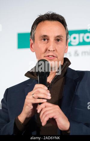 Kolbermoor, Germania. 03 Dic, 2019. Hans Juergen Kalmbach, Managing Director di hansgrohe, saranno di scena a la presentazione della bora-hansgrohe cycling team per l'anno 2020. Credito: Matthias esitano di fronte/dpa/Alamy Live News Foto Stock