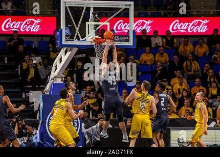 Tenerife, Spagna. 3 dicembre, 2019. christian sengfelder (brose bamberg) tenta n.a. schiacciataduring Iberostar Tenerife vs Bamberg, Basket Champions League a Tenerife, Spagna, 03 Dicembre 2019 - LPS/Davide Di Lalla Credito: Davide Di Lalla/LP/ZUMA filo/Alamy Live News Foto Stock