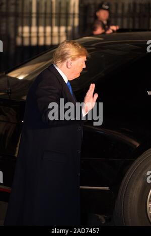 Londra, Regno Unito. Il 3 dicembre 2019. Nella foto: Donald Trump J - 45th Presidente del Regno inizia d'America. Boris Johnson, Primo Ministro del Regno Unito ospita una reception con leader stranieri in anticipo della NATO (Organizzazione del Trattato del Nord Atlantico) riunione il 4 dicembre. Foto Stock