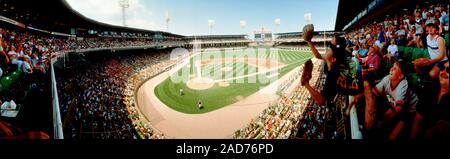 Il vecchio Comiskey Park durante la partita di baseball, Chicago, Illinois, Stati Uniti d'America Foto Stock