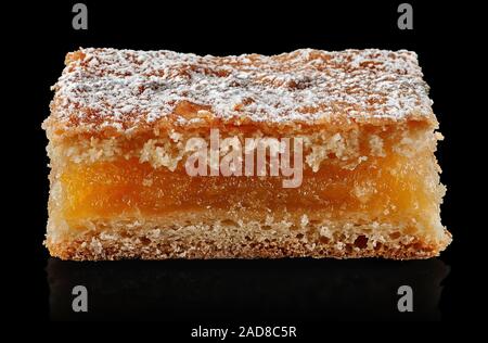 Un pezzo di torta al limone Foto Stock