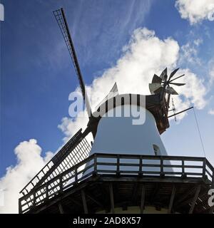Il vento e il mulino ad acqua Lahde dal 1876, Petershagen, Renania settentrionale-Vestfalia, Germania, Europa Foto Stock