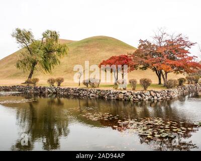 Silla unito tumuli, Daereungwon, Gyejungju, Corea del Sud Foto Stock
