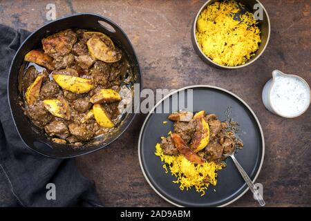 Tradizionale khoresh iraniano beh stufato con pezzetti di agnello Foto Stock