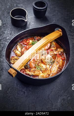 Americana tradizionale cajun stufato di pesce con gamberi Foto Stock