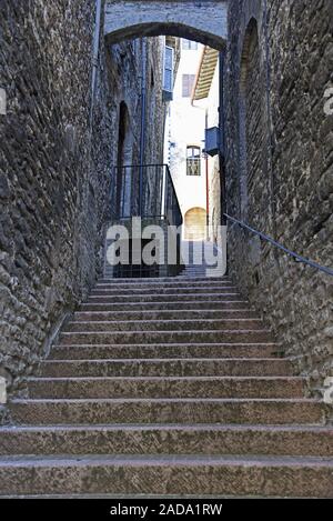 Small Alley, città vecchia, Assisi, Italia, Europa Foto Stock
