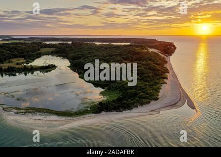 Tramonto lungo la spiaggia al punto Towd in Southampton, Long Island, New York. Foto Stock