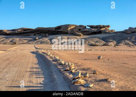 Formazione di roccia Vogelfederberg in Namibia deserto Foto Stock