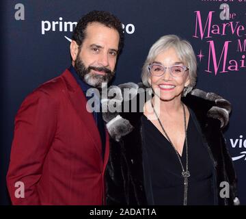 New York, New York, Stati Uniti d'America. 03 Dic, 2019. Tony Shalhoub e Brooke Adams frequentare la perfezione del Amazon Video "La meravigliosa signora Maisel' stagione 3 premiere presso il Museo di Arte Moderna di Martedì, Dicembre 3, 2019 a New York. Foto: Jeremy Smith/imageSPACE/MediaPunch Credito: MediaPunch Inc/Alamy Live News Foto Stock