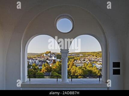 La vista del Ehmsen memorial, Arnsberg, Sauerland, Renania settentrionale-Vestfalia, Germania, Europa Foto Stock