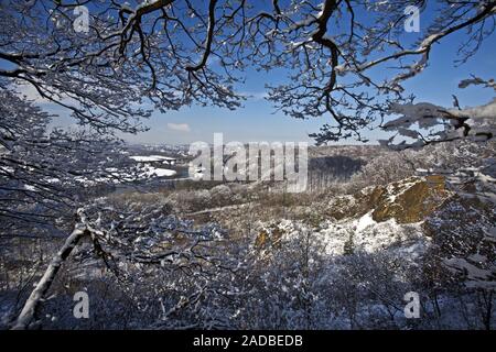 Valle della Ruhr in inverno da Wartenberg, Witten, zona della Ruhr, Renania settentrionale-Vestfalia, Germania, Europa Foto Stock