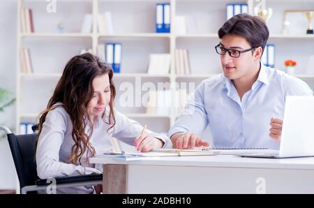 I disabili studente e di preparazione per gli esami di college Foto Stock