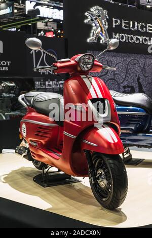 Bangkok, Thailandia - Dicembre 3, 2019 : Peugeot Django 150 scooter sul display a Bangkok Motor Expo 2019 in Thailandia. Il 2019 Peugeot Django 150 Foto Stock