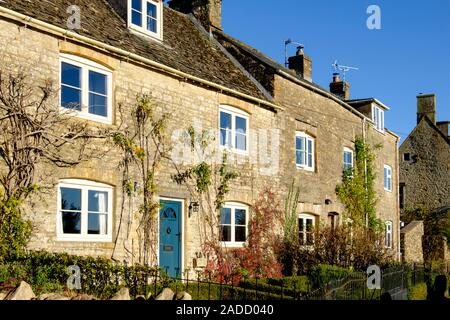 Inverno in Maugersbury, un piccolo villaggio Costwold vicino Stow-su-il-Wold. Foto Stock