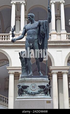 Statua di Napoleone, la Pinacoteca di Brera a Milano Italia Foto Stock