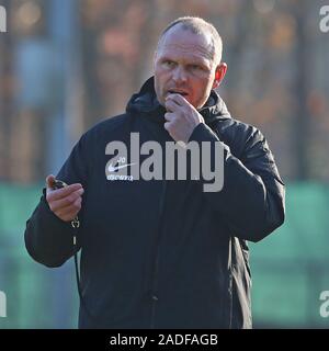 3 dicembre 2019 Papendal, Paesi Bassi allenamento per il calcio Vitesse L-r: Joseph Oosting Trainer Coach di Vitesse Foto Stock