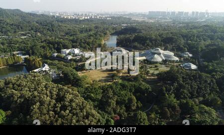 Guangzhou. 3 dicembre, 2019. Foto aeree prese su dicembre 3, 2019 mostra una vista della Cina del Sud Giardino Botanico a Guangzhou, Cina del sud della provincia di Guangdong. Credito: Deng Hua/Xinhua/Alamy Live News Foto Stock