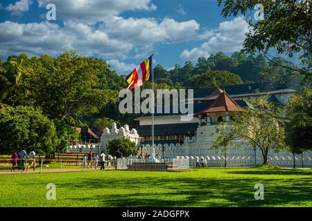 Tempio del dente (Dalada Maligava) in Kandy - Sri Lanka Foto Stock