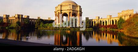 Edifici al Waterfront, il Palazzo delle Belle Arti, San Francisco, California, Stati Uniti d'America Foto Stock