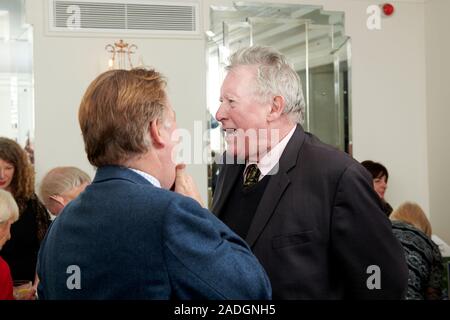 James Pembroke & John McEntee al oldie pranzo letterario; 03/12/19 Foto Stock