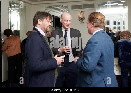 Ned a Cranborne, Harry Mount & James Pembroke al oldie pranzo letterario; 03/12/19 Foto Stock