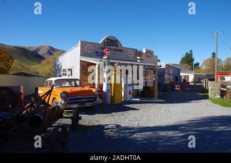 Tre stazioni di servizio delle insenature. Burkes Pass. Percorso alternativo te Araroa Trail. Autostrada Statale 8. South Island. Nuova Zelanda Foto Stock