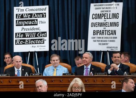 Washington, Stati Uniti. 04 Dic, 2019.Washington DC, Stati Uniti d'America. 04 Dic, 2019. Rappresentante Louie Gohmert (L), il Repubblicano del Texas, Rappresentante Jim Jordan (2 L), il repubblicano di Ohio, Rappresentante Ken Buck (2R), il Repubblicano del Colorado e rappresentante John Ratcliffe (R), il Repubblicano del Texas, partecipare a una casa Comitato Giudiziario audizione sul impeachment del Presidente americano Donald Trump al Campidoglio di Washington, DC, 4 dicembre 2019. Foto Stock