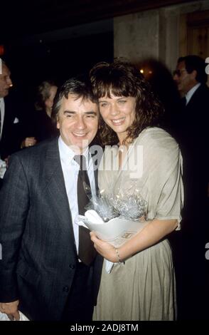 Il comico, musicista e attore Dudley moore e sua moglie Brogan Lane arriva per pranzo con TRH il Duca e la duchessa di York. Il caso di una cena di gala in aiuto Foto Stock