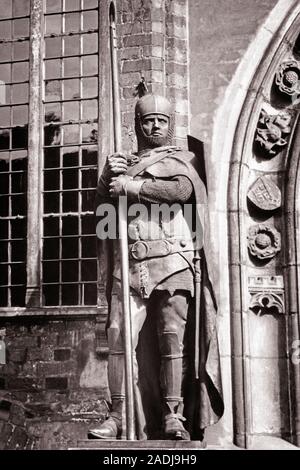 1930 statua del cavaliere medievale sul Rathaus Municipio di Brema in Germania - r3370 HAR001 HARS esterno potente leadership occupazioni concetto concettuale ancora vita immaginazione RATHAUS SIMBOLICO CONCETTI DI BREMA LA CREATIVITÀ IN BIANCO E NERO di etnia caucasica GOTHIC HAR001 vecchio stile lancia di rappresentazione Foto Stock