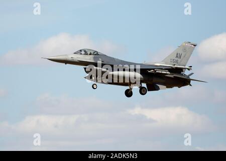 Lockheed Martin F-16C Fighting Falcon, 88-0516 del trentunesimo Fighter Wing, 510th Fighter Squadron, USAFE, codice di coda 'AV' sulla base di Aviano AB, Italia Foto Stock