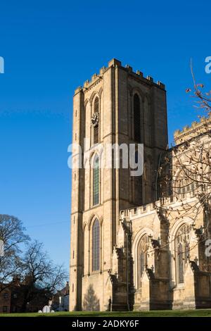 Il campanile della chiesa cattedrale di San Pietro e di San Wilfred o cattedrale di Ripon, North Yorkshire, Inghilterra, Regno Unito Foto Stock