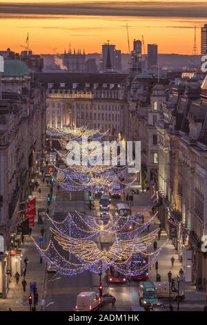 Regents Street le luci di Natale dal di sopra Foto Stock