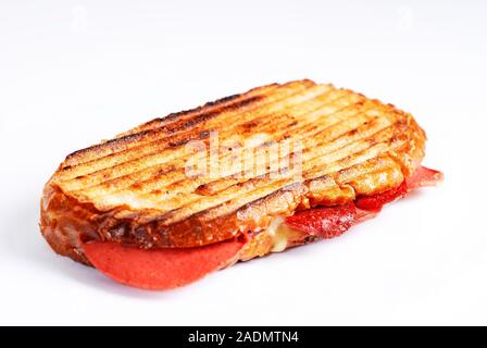 Toast al formaggio con salsiccia fresca Foto Stock