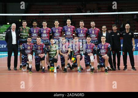 Perugia, Italia, 04 dic 2019, line up sir sicoma monini perugia durante il Sir Sicoma Monini Perugia vs Benfica Lisbona - Griglia Champions League campionato Gli uomini - Credit: LPS/Loris Cerquiglini/Alamy Live News Foto Stock